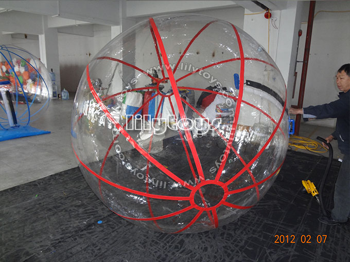 red&white ball