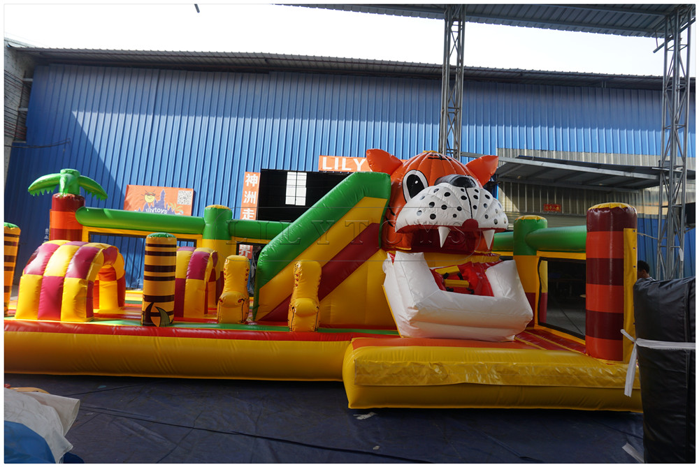 inflatable obstacle courses-13